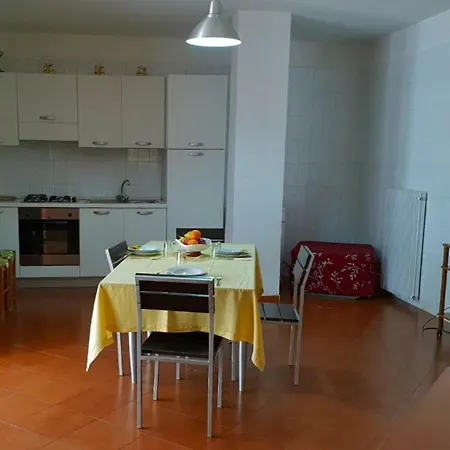 Holiday Flat - Iap021053-dya